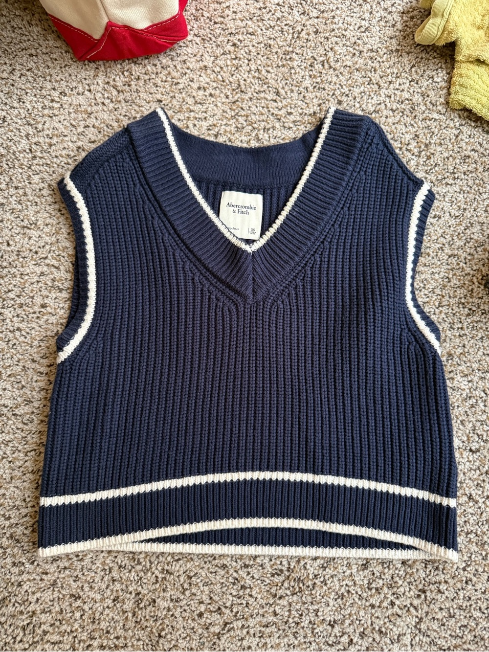Abercrombie & Fitch Navy Knit Cropped V-Neck Vest with Cream Trim⭐️ Worn once⭐️ - Picture 1 of 3